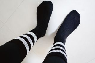 사이즈가 있는 양말 필로이 운동하기 좋은 날!_스포츠 크루 양말 4족 세트_남여 각각 (S,M,L)_컬러 랜덤 발송 — 5점을 준 리뷰어가 2022년 5월 올린 사용 사진