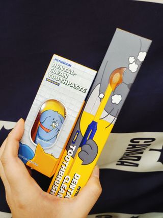Pethroom 페스룸 PETHROOM DENTAL CARE SET 페스룸 덴탈 케어 세트 / 덴탈 클린 칫솔 + 덴탈 클린 치약 — 5점을 준 리뷰어가 2020년 12월 올린 사용 사진