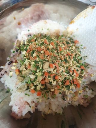 해풀잎 누구나 김밥*1ea [(혼합야채 35g *1ea,  김밥김 (5g, 5ea),  양념간장 (6g, 5ea), 참기름(5g, 2ea)] — 4점을 준 리뷰어가 2022년 7월 올린 사용 사진