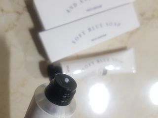 멈칫(MUMCHIT) 넥퍼퓸 NECKPERFUME 2가지 향 — 5점을 준 리뷰어가 2021년 11월 올린 사용 사진
