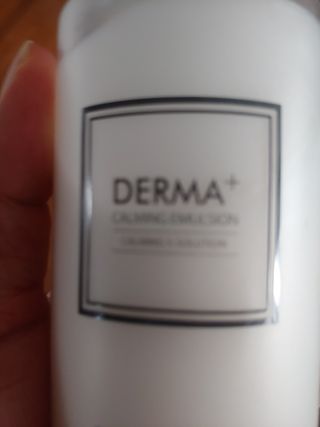 뷰니오 더마플러스 카밍 에멀전200ml — 4.5점을 준 리뷰어가 2020년 12월 올린 사용 사진
