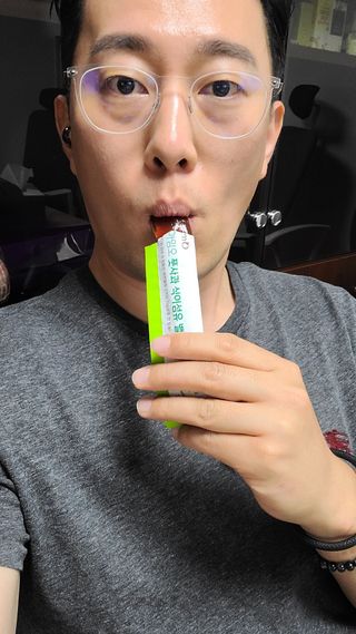 아임오 풋사과 식이섬유 밸런스 젤리 14포 — 5점을 준 리뷰어가 2021년 6월 올린 사용 사진