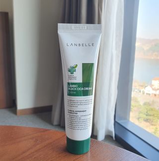 랑벨 랑바이오 블랙 시카 크림 50ml(블랙비 프로폴리스, 시카 4종, 판테놀 10 함유) — 5점을 준 리뷰어가 2022년 4월 올린 사용 사진