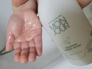 토박스코리아 몽쥬르 유아 샴푸앤워시 300ml — 5점을 준 리뷰어가 2021년 5월 올린 사용 사진