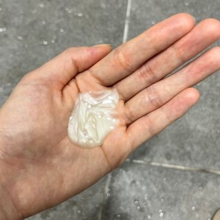 프리마인 더이상 뻣뻣하고 효과없는 탈모샴푸는 NO. 근본부터 케어하는 셀베이스 그린티샴푸(500ml) — 5점을 준 리뷰어가 2023년 3월 올린 사용 사진