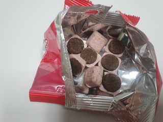롯데제과 ABC초코쿠키 핑크베리 — 5점을 준 리뷰어가 2021년 2월 올린 사용 사진