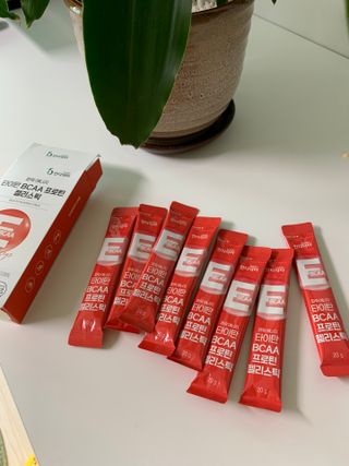 인디닥터 면역 생생 핑크 이뮨 젤리 + 타이탄 BCAA 프로틴 젤리스틱 — 2.5점을 준 리뷰어가 2022년 6월 올린 사용 사진