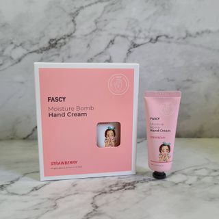파시 FASCY 高保湿ハンドクリーム40ml+80ml セット — 4점을 준 리뷰어가 2021년 5월 올린 사용 사진