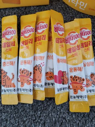 광동생활건강 프리 [광동] VB와 VC를 함유한 멀티 비타민 비타 500 데일리 스틱 180포 — 5점을 준 리뷰어가 2022년 7월 올린 사용 사진