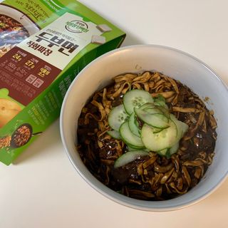 [풀무원] 식물성 저당질식 세트, 두부면 매콤라구파스타와 두부면 직화짜장 — 4점을 준 리뷰어가 2021년 3월 올린 사용 사진