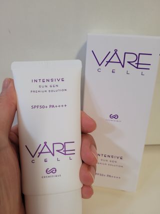 바르셀 톤업 무기자차 자외선차단제 순한 선크림 인텐시브 선 젠 50ml — 5점을 준 리뷰어가 2021년 11월 올린 사용 사진