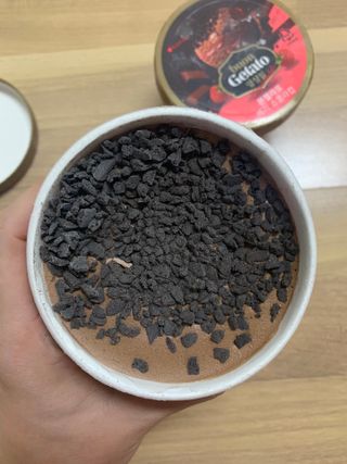 롯데제과 본젤라또 비스킷&바닐라카라멜바, 본젤라또 베리쇼콜라컵 — 5점을 준 리뷰어가 2021년 12월 올린 사용 사진