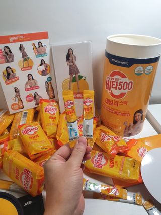 광동생활건강 [광동] 제니비타민C 비타500데일리스틱 180포+제니등신대+제니스티커 — 5점을 준 리뷰어가 2021년 12월 올린 사용 사진