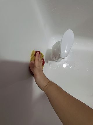 에티튜드 천연 데일리 욕조 클리너 EWG 그린 욕조세제 저자극 하이포알러제닉 친환경 비건 — 5점을 준 리뷰어가 2022년 8월 올린 사용 사진