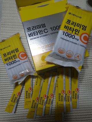 서울약사신협 프리미엄 비타민C 1,000mg_2.5g x 50포 — 5점을 준 리뷰어가 2021년 10월 올린 사용 사진