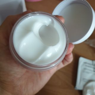 플레라디 에델바이스 인리치드 머랭 크림 — 5점을 준 리뷰어가 2021년 6월 올린 사용 사진