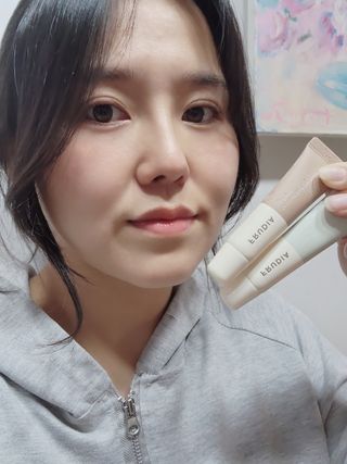 [후르디아] 올리브영 착한보습 비건 립버터 2종 — 5점을 준 리뷰어가 2022년 12월 올린 사용 사진