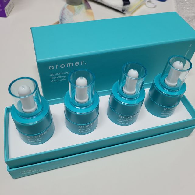 아로메르 리바이탈라이징 블루밍 앰플 10ml x 4ea 리뷰 사진