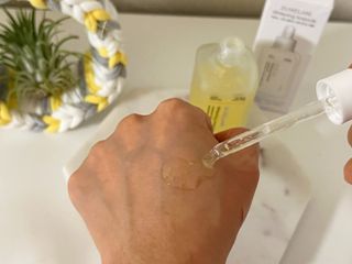 에센느 닥터 멜라닌 화이트닝 앰플 — 5점을 준 리뷰어가 2023년 6월 올린 사용 사진