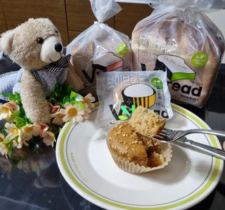 롯데제과 Vbread 포카치아식빵1개 + 미니식빵 1개 + 머핀 2개 세트 — 5점을 준 리뷰어가 2021년 9월 올린 사용 사진