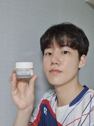 산수시 아쿠아 베네핏 24h 수부지 물광 속건조 수분크림 50ml — 5점을 준 리뷰어가 2021년 7월 올린 사용 사진
