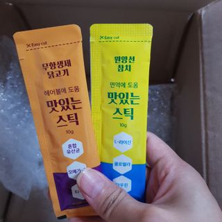 페페로니 맛있는 스틱 - 무항생제 닭고기 15개 + 원양선 참치 15개 — 5점을 준 리뷰어가 2021년 8월 올린 사용 사진