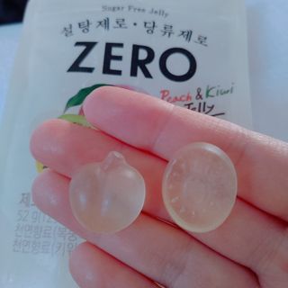 ZERO (초콜릿 칩 쿠키, 카카오 케이크, 후르츠 젤리, 아이스 콜라, 아이스 초코바) — 4점을 준 리뷰어가 2022년 6월 올린 사용 사진