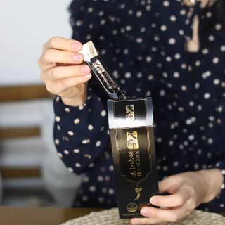 헬스업_천명진프리미엄홍삼스틱_10ml x 30포 — 5점을 준 리뷰어가 2021년 1월 올린 사용 사진