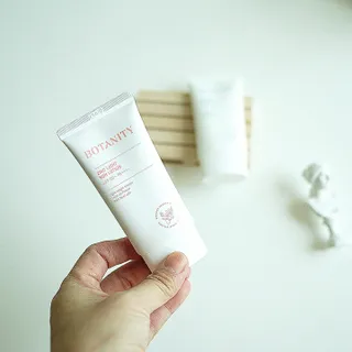 보타니티 촉촉수분자차 아쿠아핏 선 에센스 50ml + 보송톤업자차 징크 선 로션 50ml SPF50+ PA++++ (4/25) — 5점을 준 리뷰어가 2022년 5월 올린 사용 사진