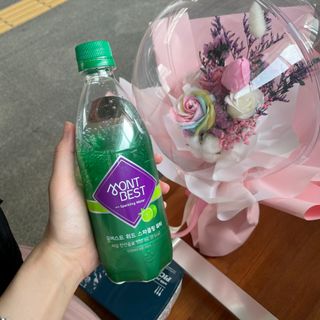 몽베스트 Montbest with Sparkling water Lime20병 — 5점을 준 리뷰어가 2022년 5월 올린 사용 사진
