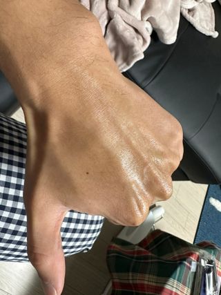 [후르디아] 끈적임 없는 착한성분 비건  핸드크림 3종 — 5점을 준 리뷰어가 2023년 2월 올린 사용 사진