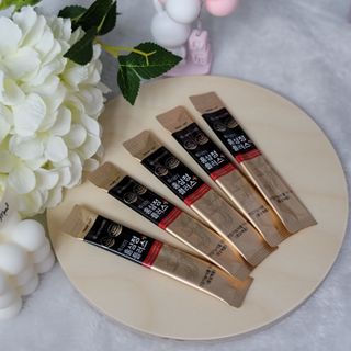 서울약사신협_투데이홍삼정플러스스틱_10g x 30포 — 5점을 준 리뷰어가 2021년 6월 올린 사용 사진