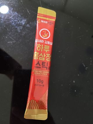 힘내라김홍삼 하루홍삼정스틱 10g x 10포 — 5점을 준 리뷰어가 2021년 5월 올린 사용 사진