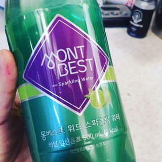 몽베스트 Montbest with Sparkling water Lime20병 — 5점을 준 리뷰어가 2021년 11월 올린 사용 사진