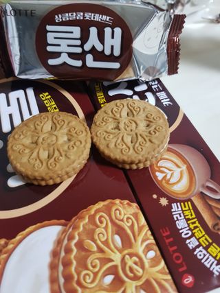 롯데제과 롯샌 카페크런치 — 5점을 준 리뷰어가 2021년 10월 올린 사용 사진