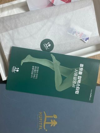 휴핏플 [네이버 구매] 허벅지형 의료용 압박스타킹 압박밴드 — 5점을 준 리뷰어가 2025년 1월 올린 사용 사진