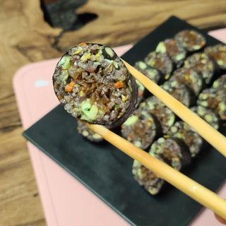 해풀잎 누구나 김밥*1ea [(혼합야채 35g *1ea,  김밥김 (5g, 5ea),  양념간장 (6g, 5ea), 참기름(5g, 2ea)] — 5점을 준 리뷰어가 2022년 8월 올린 사용 사진
