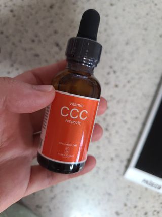 더마 사이언스 비타민 CCC 앰플 기미 브라이트닝 세럼 30ml — 3.5점을 준 리뷰어가 2021년 8월 올린 사용 사진