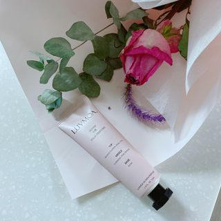 러브모아 향수 고체향수 승무원 고체향수 바르는 향수 니치향수 도손 우드세이지 앤 씨솔트 — 3.5점을 준 리뷰어가 2022년 12월 올린 사용 사진