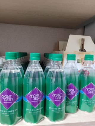 몽베스트 Montbest with Sparkling water Plain 20병 — 4점을 준 리뷰어가 2021년 11월 올린 사용 사진