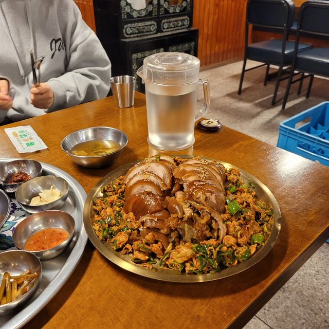 [동네맛집족발 수유점] 꼬막족발. 리뷰 사진