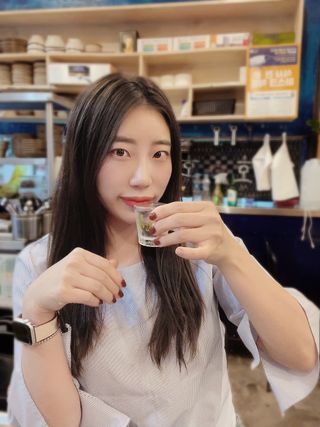 데싱디바 글레이즈 젤네일 크레이지 레드 가을 컬렉션_4종 중 택 1 — 4점을 준 리뷰어가 2021년 9월 올린 사용 사진