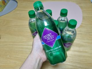 몽베스트 Montbest with Sparkling water Plain 20병 — 4.5점을 준 리뷰어가 2022년 9월 올린 사용 사진