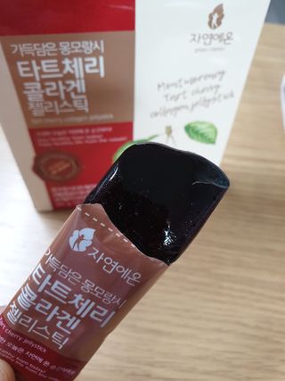 자연에온 가득담은 몽모랑시 타트체리 콜라겐 젤리스틱 — 5점을 준 리뷰어가 2021년 1월 올린 사용 사진