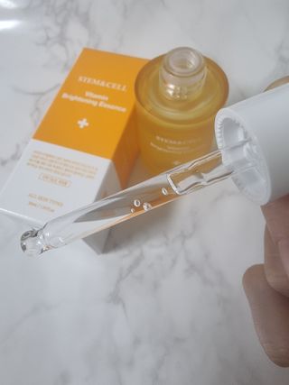 체르엠 스템앤셀 비타민 브라이트닝 에센스 30ml 1개 — 5점을 준 리뷰어가 2021년 10월 올린 사용 사진