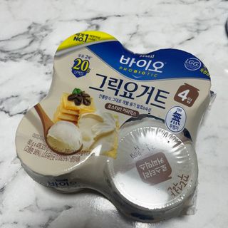 매일바이오 그릭요거트 오리지널 플레인 4개, 로스터리 커피믹스 4개 — 5점을 준 리뷰어가 2021년 12월 올린 사용 사진