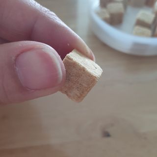[펫시밀] 원물그대로 영양듬뿍 진공동결건조 북어트릿75g,치킨트릿100g,연어트릿75g 강아지 고양이 간식 — 5점을 준 리뷰어가 2023년 5월 올린 사용 사진