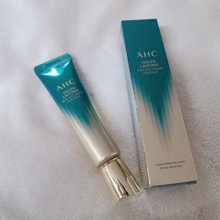 [NEW 탄력유턴 아이크림] AHC 유스 래스팅 리얼 아이크림 포 페이스 — 5점을 준 리뷰어가 2021년 2월 올린 사용 사진