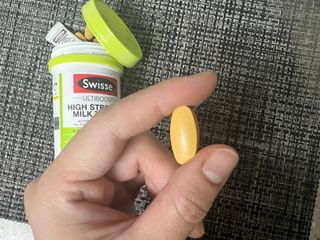Swisse 스위스 고함량 밀크씨슬 35,000mg 60정 — 4.5점을 준 리뷰어가 2021년 11월 올린 사용 사진
