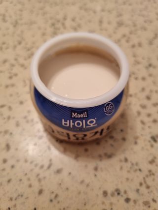 매일바이오 그릭요거트 오리지널 플레인 4개, 로스터리 커피믹스 4개 — 5점을 준 리뷰어가 2021년 12월 올린 사용 사진